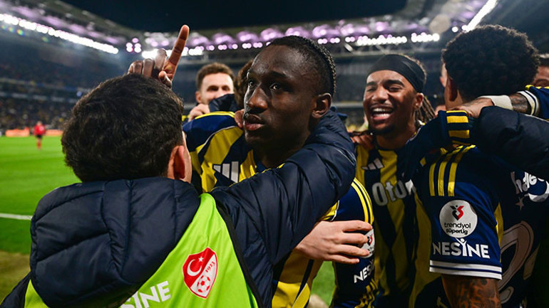 Fenerbahçenin kaderi son dakikalarda yazılıyor Tam 9 maçta her şey değişti