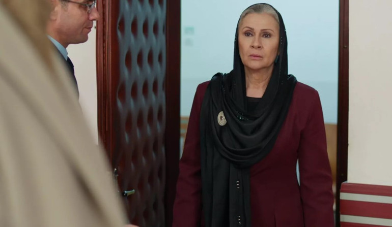 Uzak Şehirin 53. bölümünde neler oldu Alya oğluna kavuştu