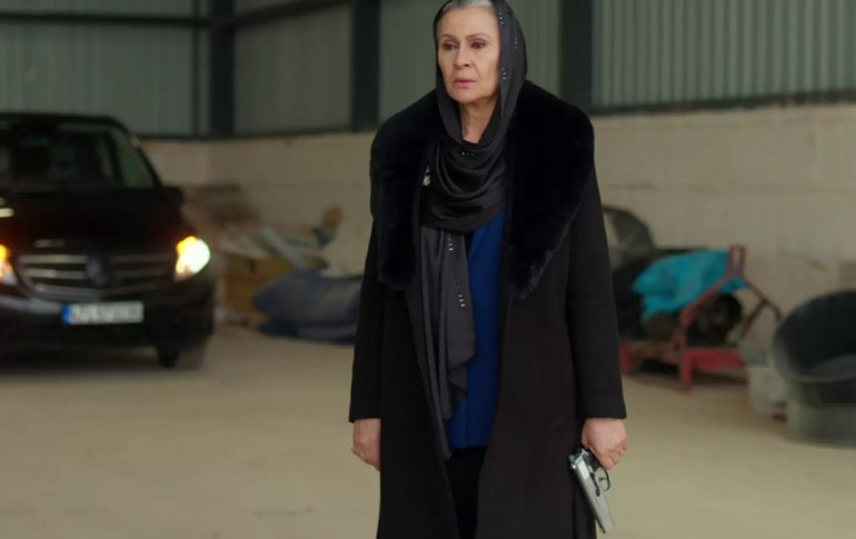 Uzak Şehirin 53. bölümünde neler oldu Alya oğluna kavuştu