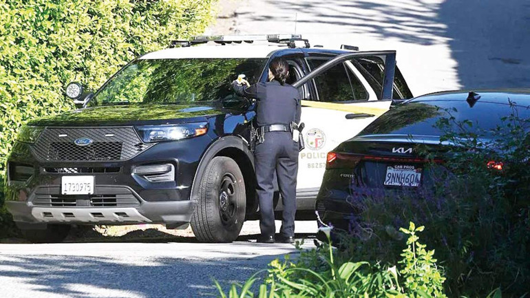 Eve kurşun yağmuru… 10 el ateş edildi