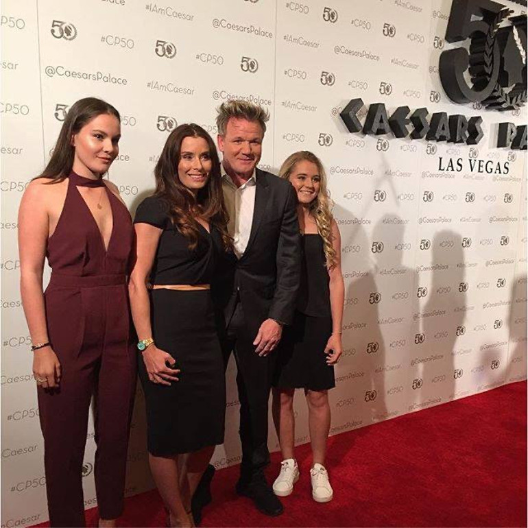 ‘Beni okulda onların dedesi sanacaklar’ diye diye 6 çocuğu olmuştu… Ünlü şefin eşi ebelik eğitimi almaya başladı