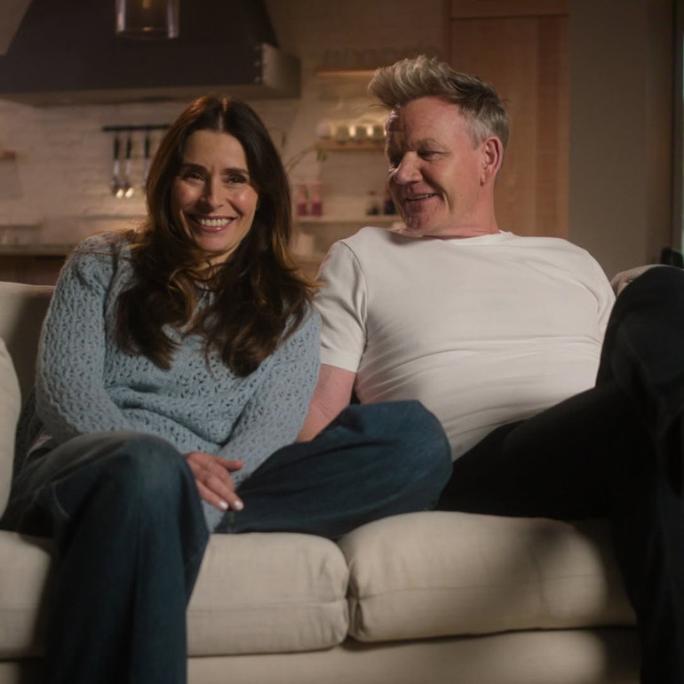 ‘Beni okulda onların dedesi sanacaklar’ diye diye 6 çocuğu olmuştu… Ünlü şefin eşi ebelik eğitimi almaya başladı