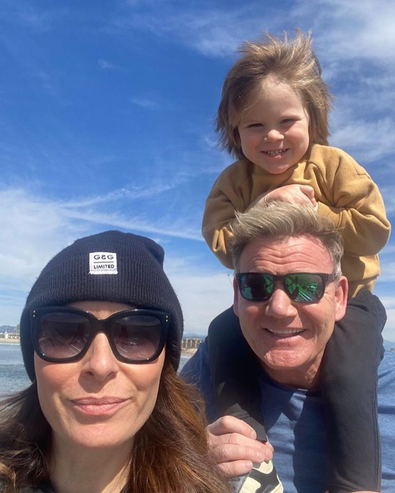 ‘Beni okulda onların dedesi sanacaklar’ diye diye 6 çocuğu olmuştu… Ünlü şefin eşi ebelik eğitimi almaya başladı