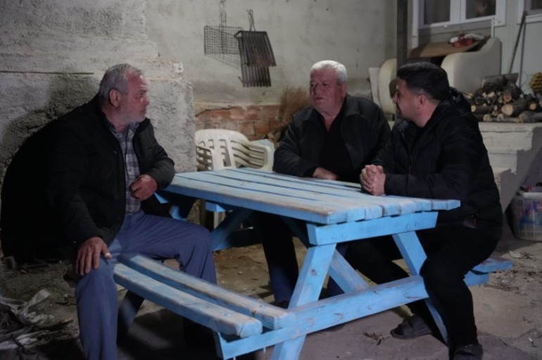 Dünkü depremin merkez üssüydü: Vatandaşlar geceyi dışarıda geçirdi