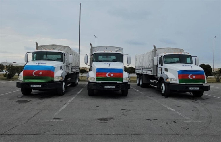  Azerbaycandan İrana yola çıktı | Tonlarca insani yardım malzemesi taşındı