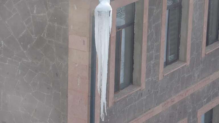 Hava sıcaklığı eksi 24,5 dereceye kadar düştü Türkiyenin en soğuk ilçesi oldu