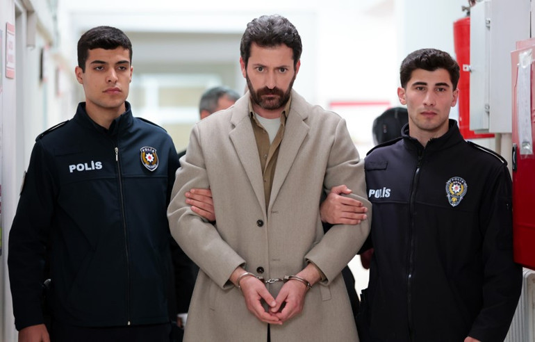 Uzak Şehir nefes kesti Borandan Alyaya zor teklif...