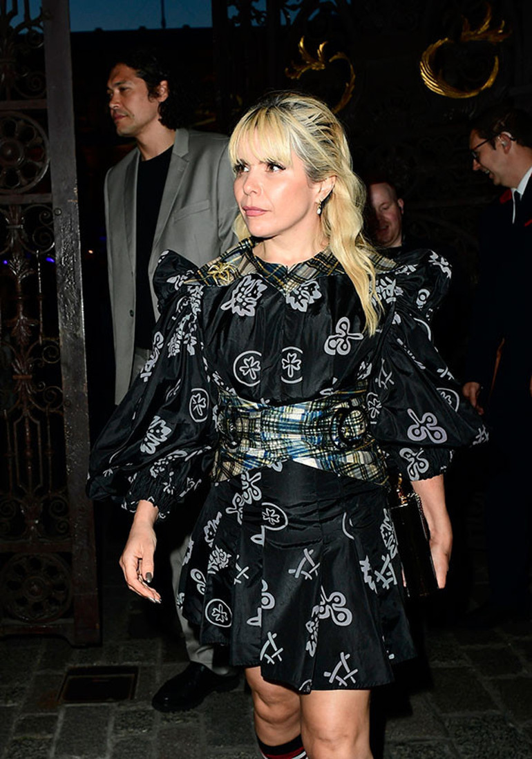 Ünlü şarkıcı anne oldu… 44 yaşında 3’üncü bebek ‘Yoğun bakımdan çıktık, iyiyiz’