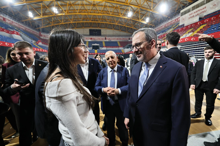 AK Partili Kasapoğlu, İzmirdeki iftara katıldı