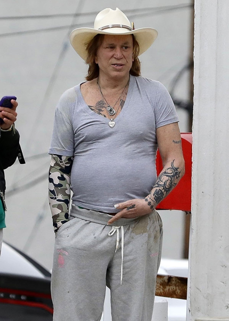 En tepeden en dibe düştü… Sinemanın parlak yıldızı sönüp gitti… Kirasını ödeyemediği evinden atıldı