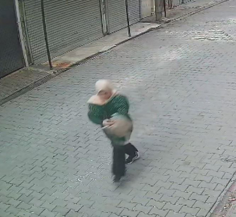 ‘Hastaneye gidiyorum’ diyerek evden çıkan Hatice Musabeyli, 6 gündür kayıp Ne olduysa mahallede oldu