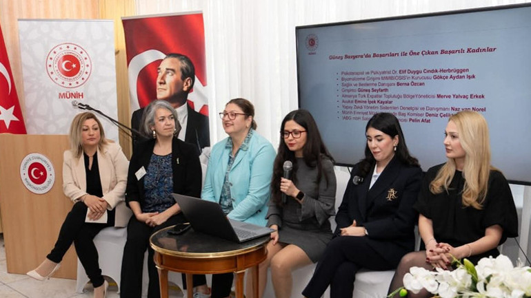 Münih’te Dünya Kadınlar Günü kutlandı