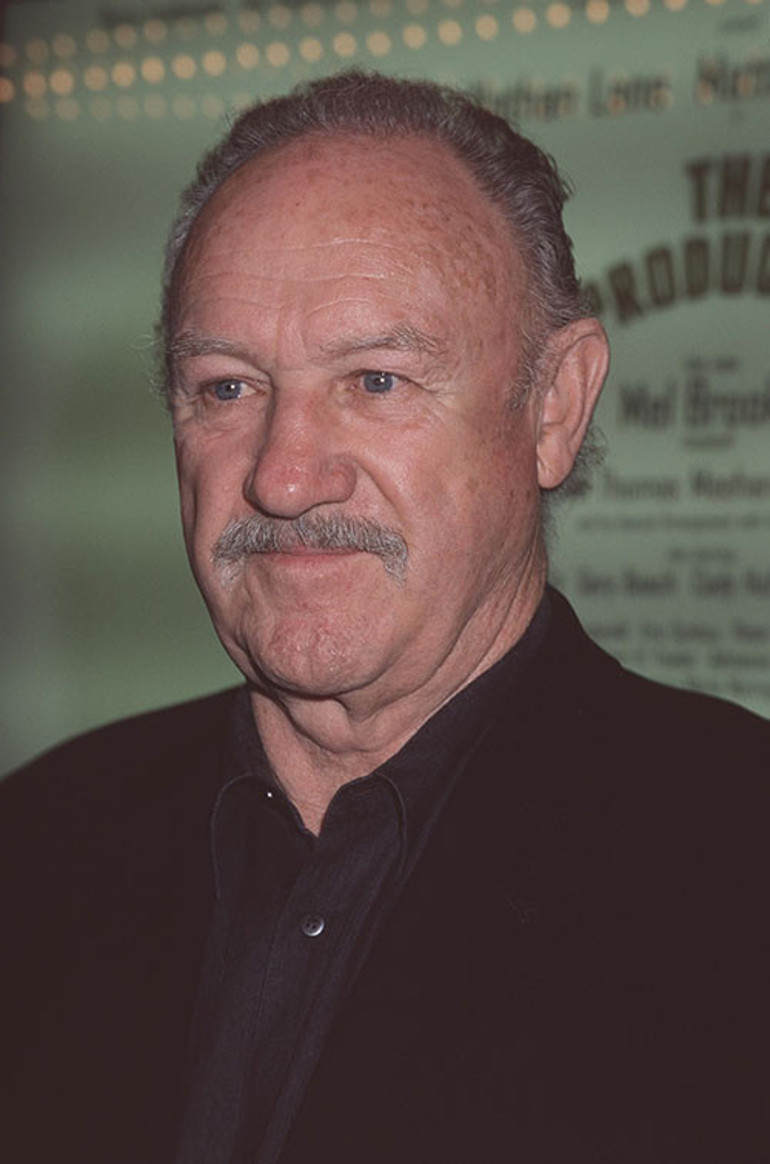 Çocukları milyonluk miras için birbirine girdi... Ünlü oyuncunun bir mezar taşı bile yok... Baş ucunda bir deniz kabuğu