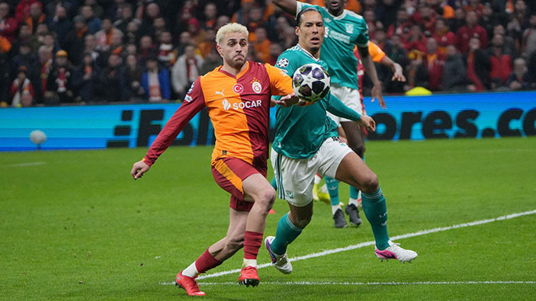 Galatasaray-Liverpool maçı sonrası Carragherdan olay tahmin Turu geçecek takımı açıkladı