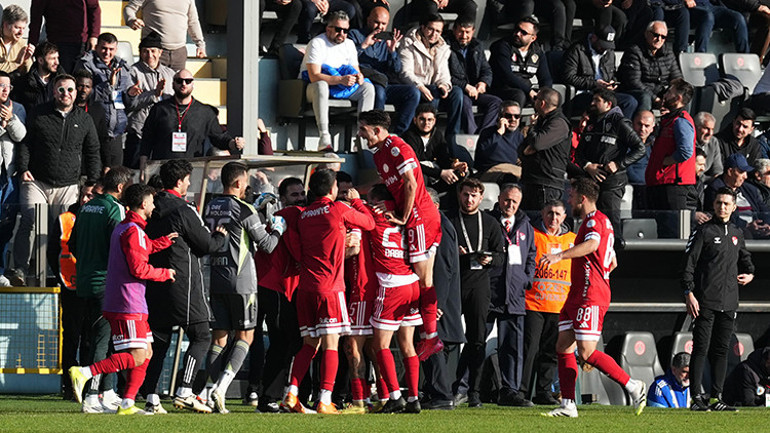 Ümraniyespor, Erzurumsporun 13 maçlık yenilmezlik serisine son verdi