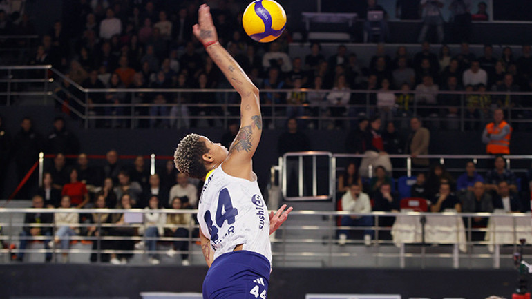  Ezici bir performans