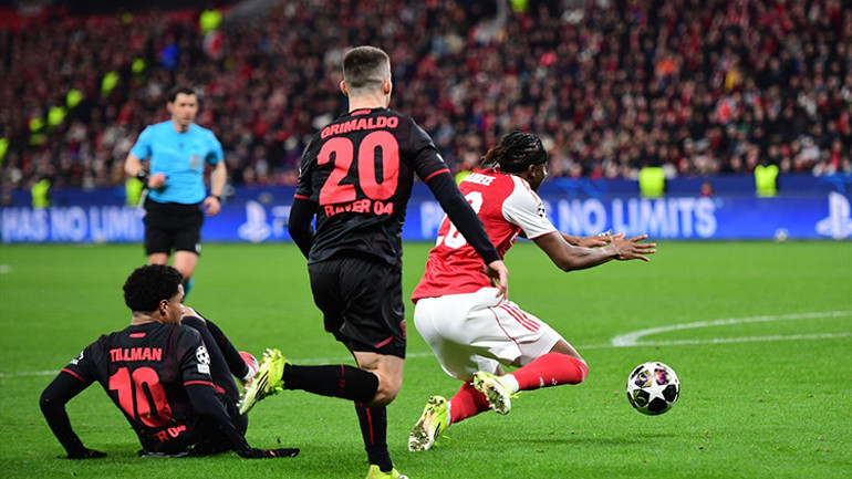 Halil Umut Melerin son dakika penaltı kararı ortalığı karıştırdı Kendini yere attı, penaltı değil