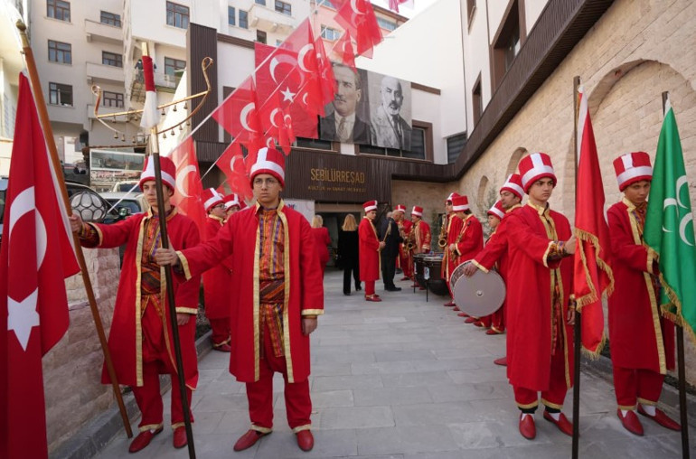  İstiklal Marşı, milletimizin ebedi karakterinin en güçlü ifadesidir