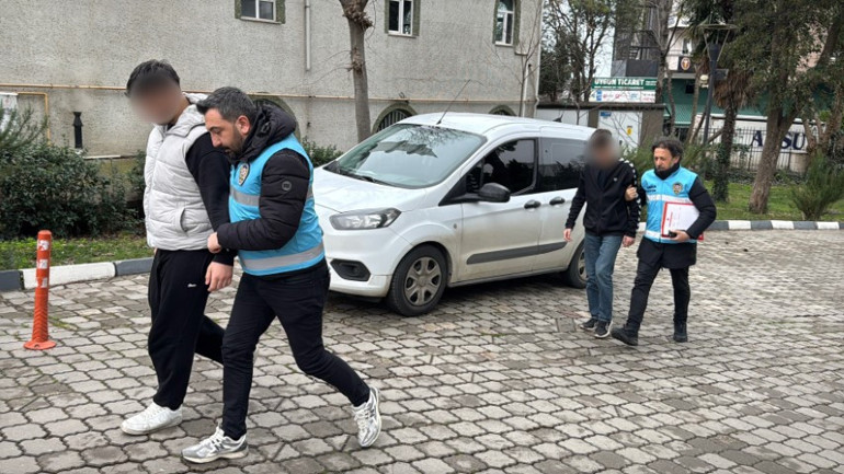  3 polis görevden uzaklaştırıldı