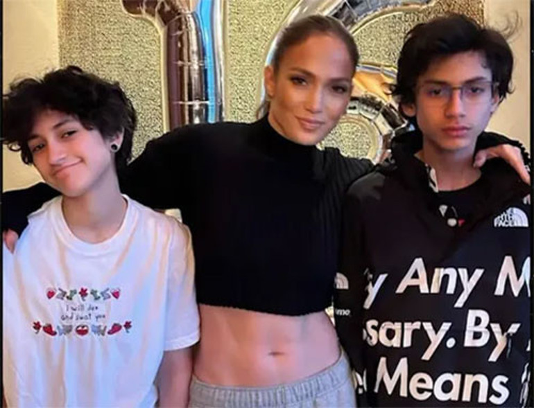 Kendini bildi bileli ya kocası ya sevgilisi olmuştu... Gençliğinden beri korkup kaçtığı en acı gerçekle yüzleşti