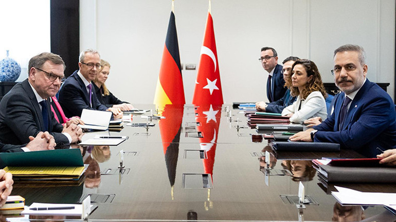 Dışişleri Bakanı Hakan Fidandan İranda iç savaş uyarısı: Yanlış bir adım atılmasına izin vermeyiz