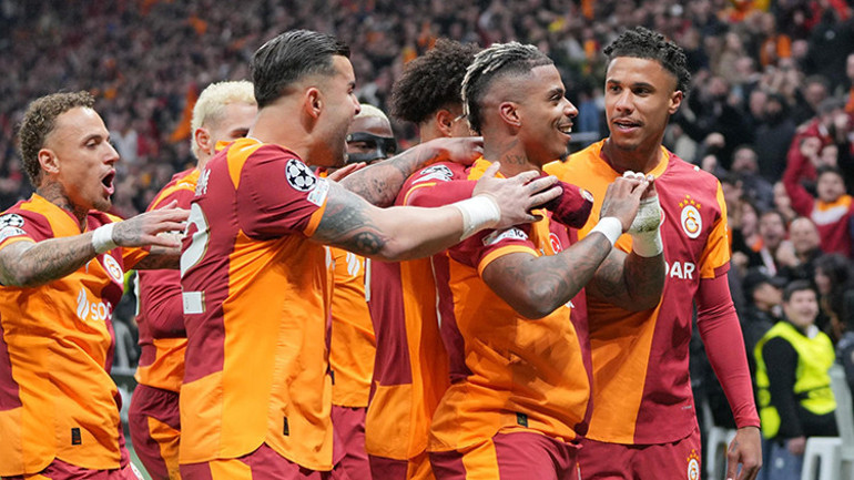 Galatasaraydan Liverpool maçına tarihi prim Türk futbol tarihine geçecek