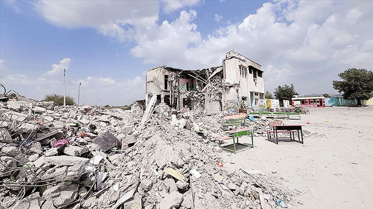 Savaşta iki hafta dolarken Hürmüz krizi tırmanıyor