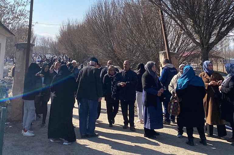  Bölge halkı sabah saatlerinde gidiyor