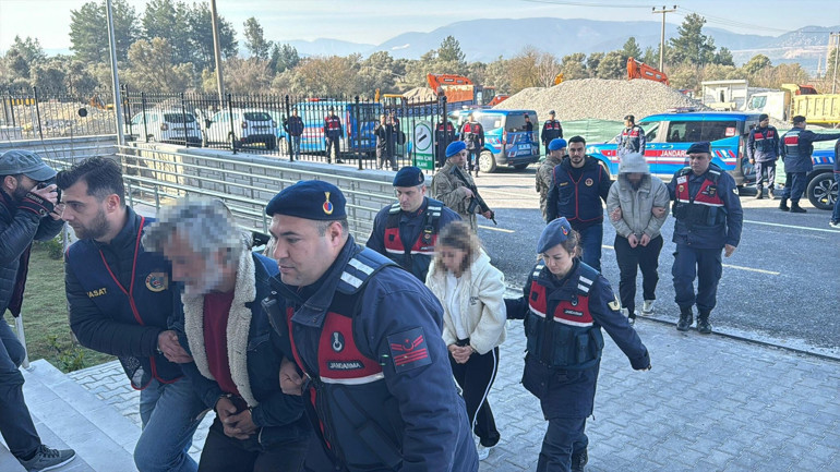  Altın dişleri bile sökmüşler