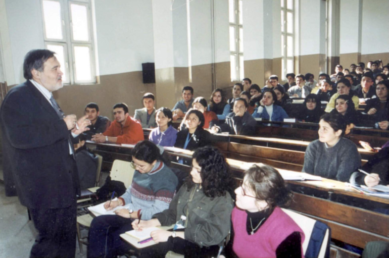 Son dakika... Tarihçi ve yazar İlber Ortaylı hayatını kaybetti