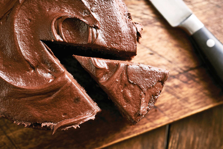 Sıradan bir kek, güzel bir sosla nasıl pasta olur