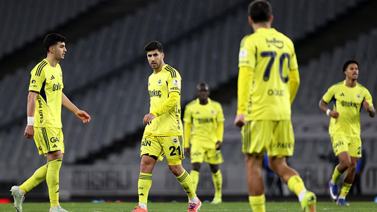 Fenerbahçenin Karagümrük mağlubiyeti sonrası yazdılar: Neden çöpe atıyor Tedescoya üç soru