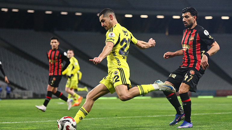 Fenerbahçenin mağlubiyeti sonrası Nihat Kahveciden sert eleştiri: Bu kadro değeriyle bu futbol kabul edilir mi