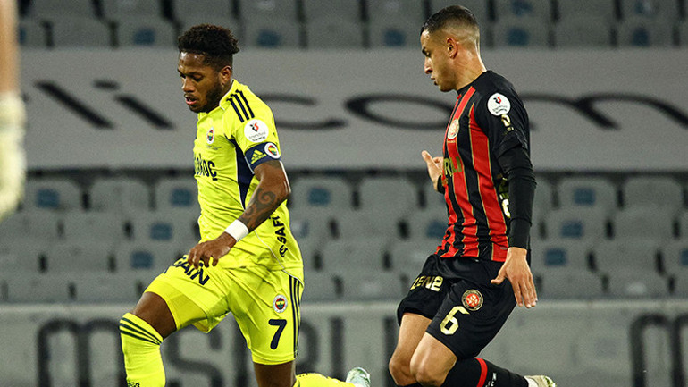 Fenerbahçenin mağlubiyeti sonrası Nihat Kahveciden sert eleştiri: Bu kadro değeriyle bu futbol kabul edilir mi