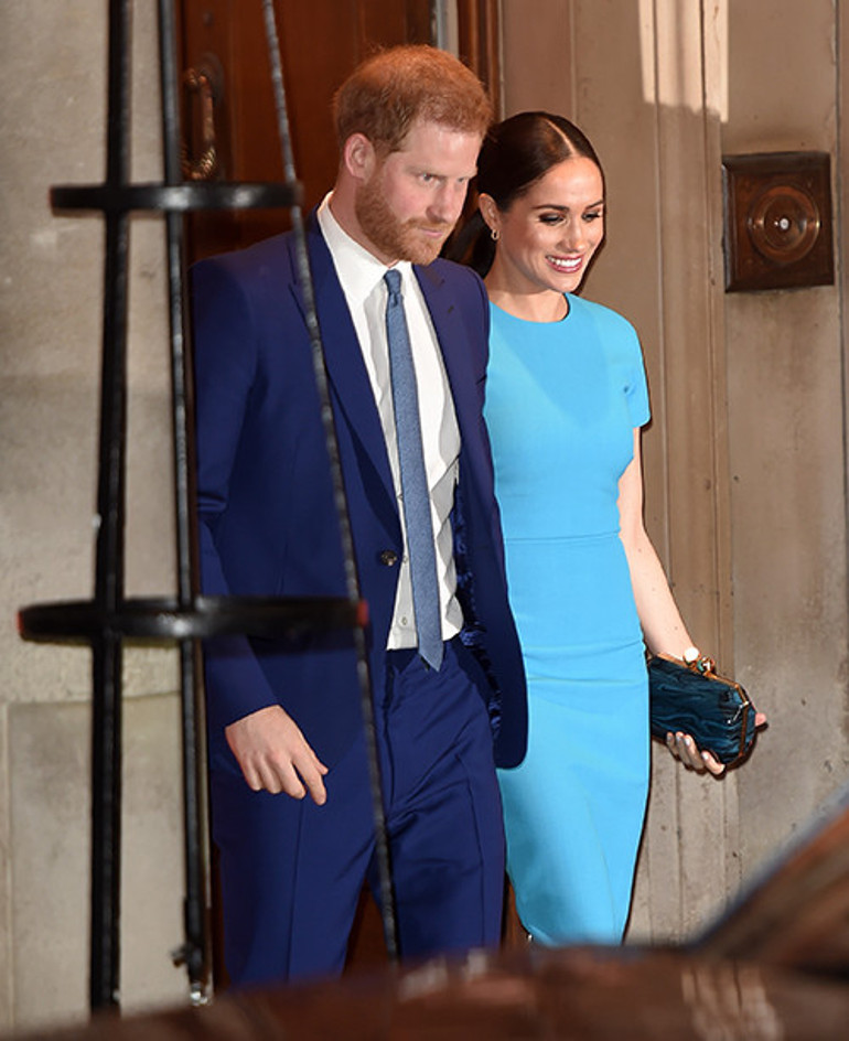 Alay ettiği aile sayesinde daha bir şey yapmadan milyonları cebine koydu