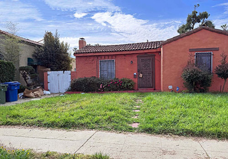 Onurunu ayaklar altına almak yerine evsiz kalmayı tercih etti: Kendisini sokağa atan ev sahibine ateş püskürdü