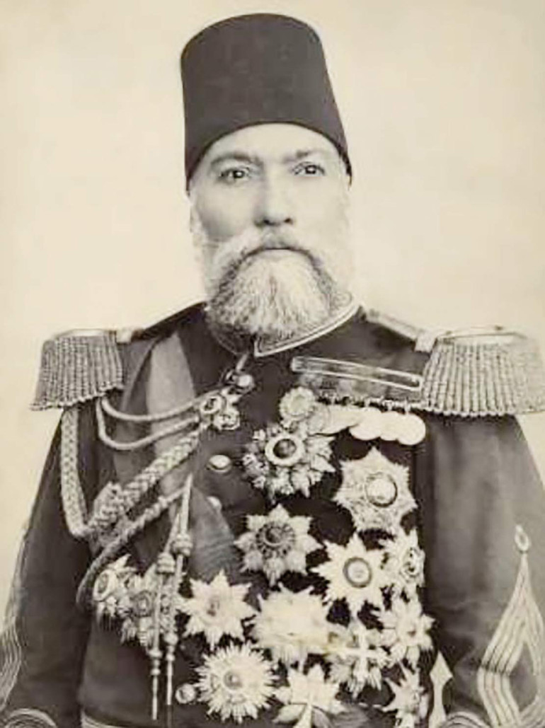 Tarihin kalbinde yatacak