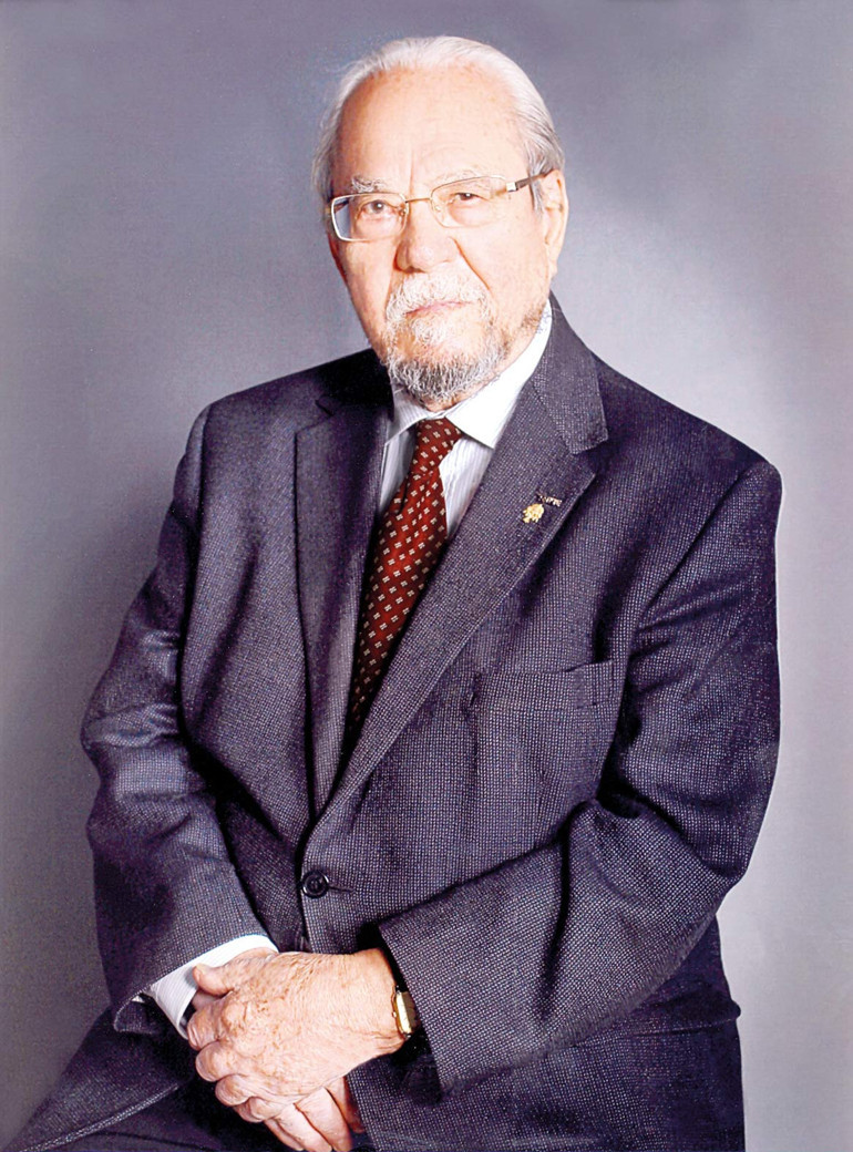 Tarihin kalbinde yatacak