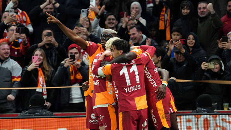 Galatasarayın Başakşehir galibiyeti sonrası övgü yağdırdılar Zoru kolaya çeviren takım , Emin adımlarla şampiyonluğa