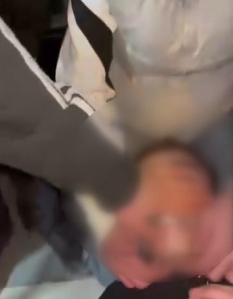 Dehşete düşüren olay Elleri ve ayakları bantlanarak akranları tarafından darbedildi