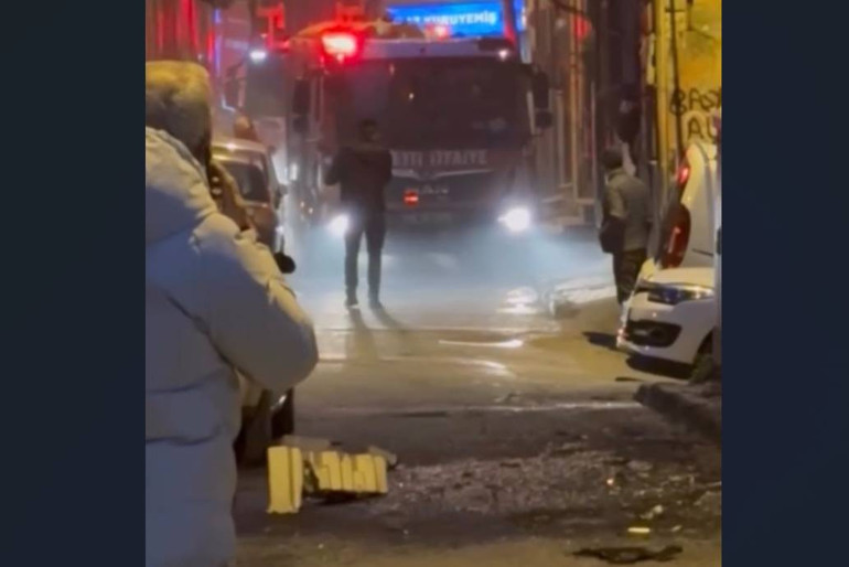 Beyoğlundaki yangında ünlü oyuncunun kabus dolu anları Sosyal medyadan paylaştı: Bugün çok zor bir şey yaşadık