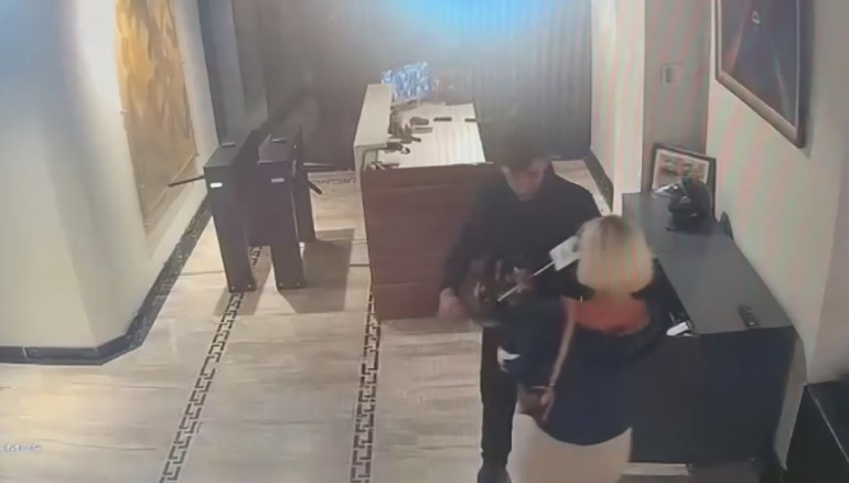 Oyuncu Sunay Kurtuluş 1 saat önce daireye girmiş