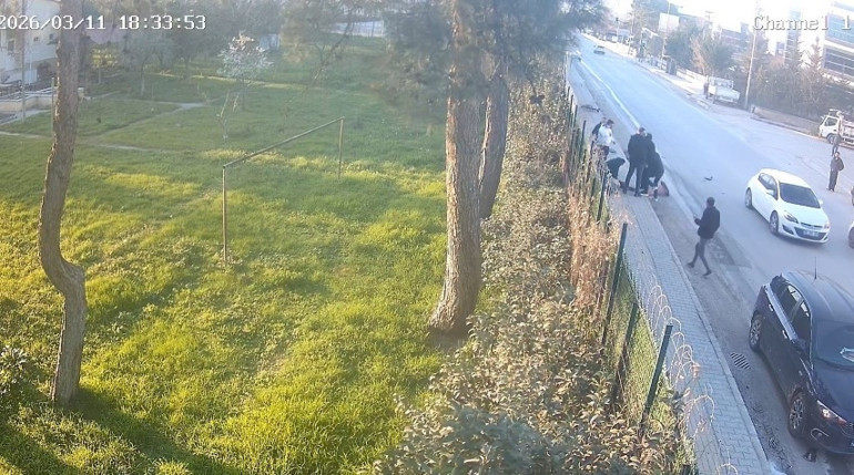  Arkadan geldi, bir anda yön değiştirip havaya savurdu