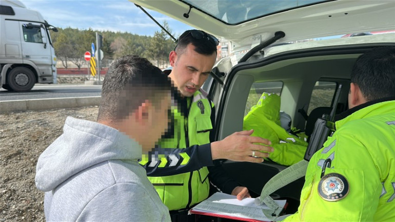 Polisten kaçtı, ters yöne girdi Aracın değerinin 10 katı tutarında ceza yedi