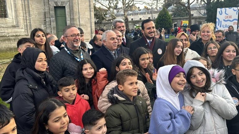 İstanbulda çocuk iftarı programı düzenlendi