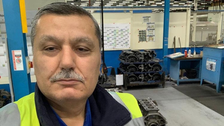 Emekli olan Türk motor ustası iki ayrı fabrikadan uğurlandı