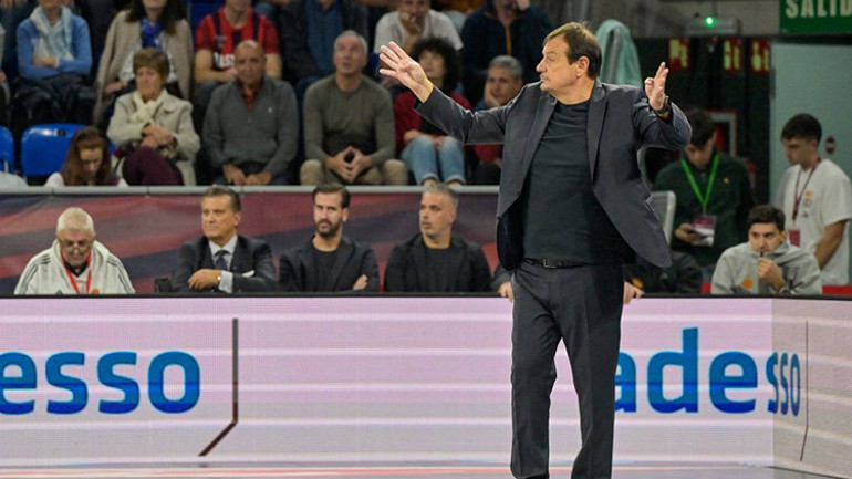 Ergin Ataman galibiyete rağmen sert konuştu: Oyuncular bunu hak etmeli