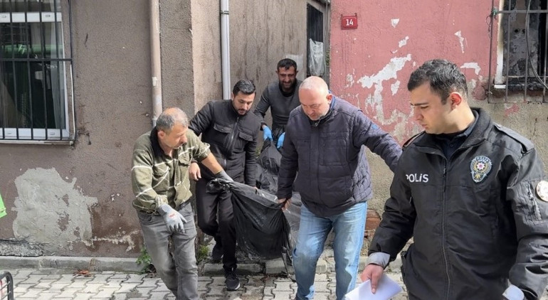İçeriden imdat sesini duydular İstanbulda korkunç olay: 1 kişi hayatını kaybetti