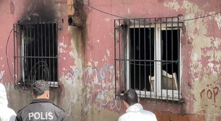 İçeriden imdat sesini duydular İstanbulda korkunç olay: 1 kişi hayatını kaybetti