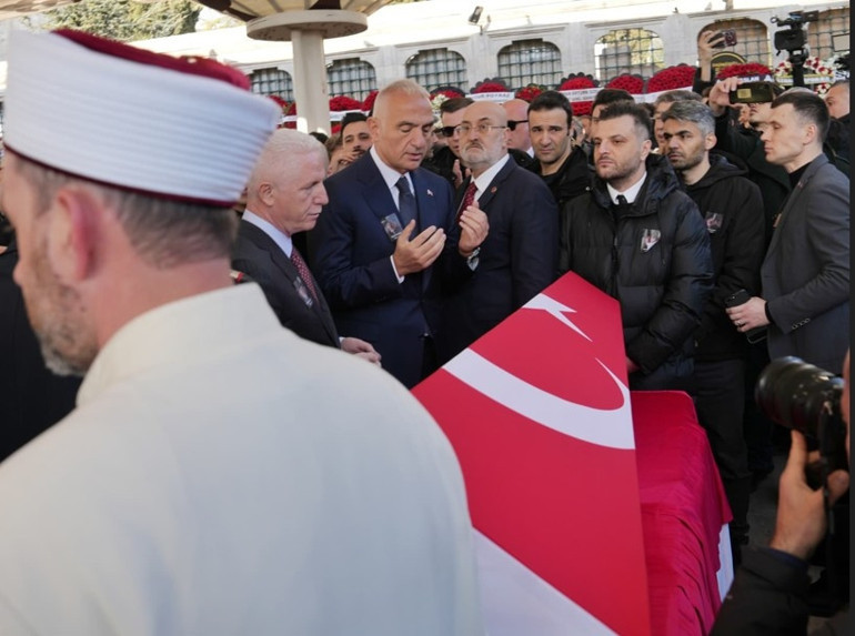 Türk tarihçiliğinin dev çınarı Ortaylı, son yolculuğuna uğurlandı... Bakan Ersoy: İlber Ortaylı gibi bilim insanları çok sık gelmiyor